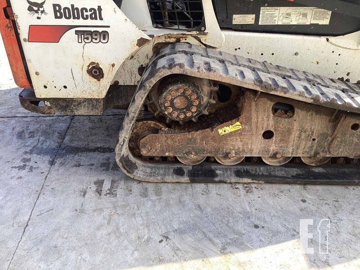 2015-bobcat-t590-image-17