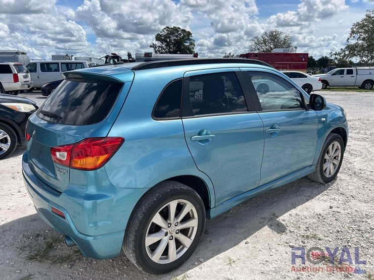 2012-mitsubishi-outlander-image-2