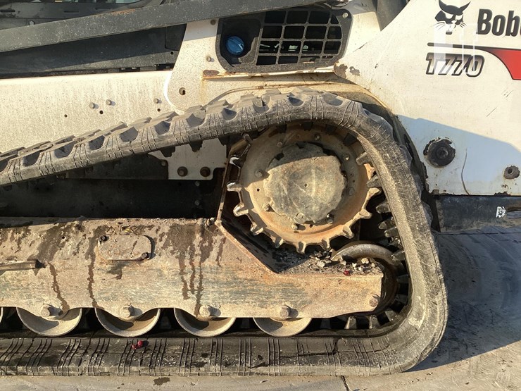 2021-bobcat-t770-image-13