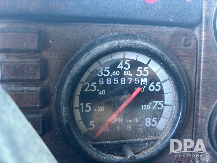 1997-freightliner-fld120-image-53