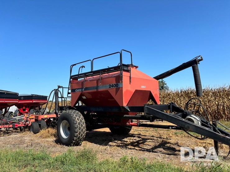 case-ih-2400-image-1