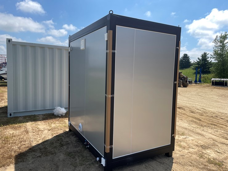 #2429-•-kj-new-portable-restroom-image-3