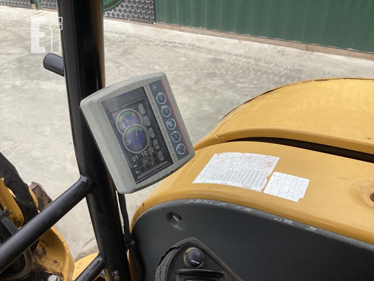 2015-caterpillar-305e2-cr-image-17