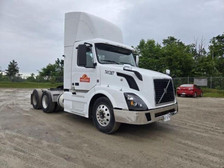 2012-volvo-d13-t/a-hiway-tractor---day-cab-4v4nc9e-image-3