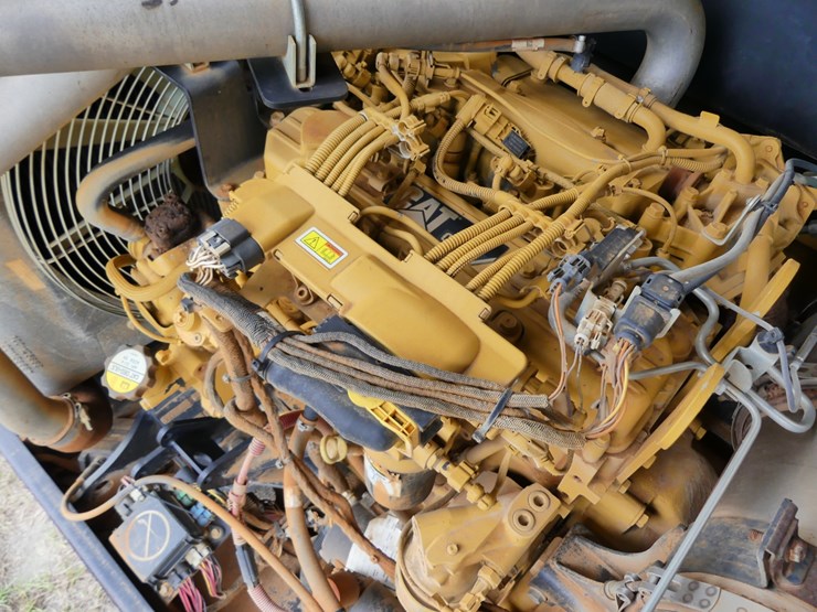 2016-caterpillar-tl642c-image-11