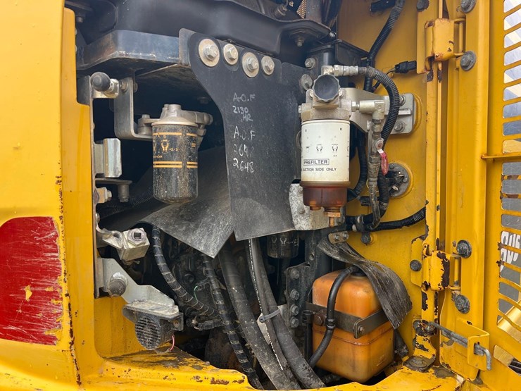 2017-komatsu-pc138-image-15