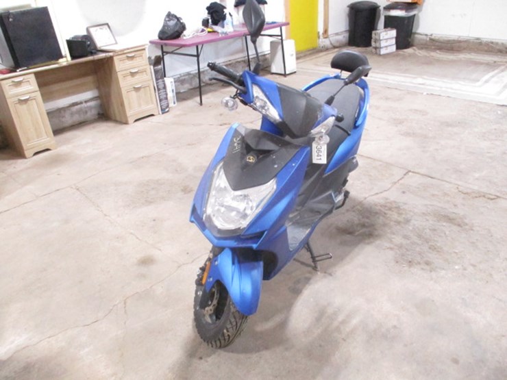 #3641-•-scooter-image-5
