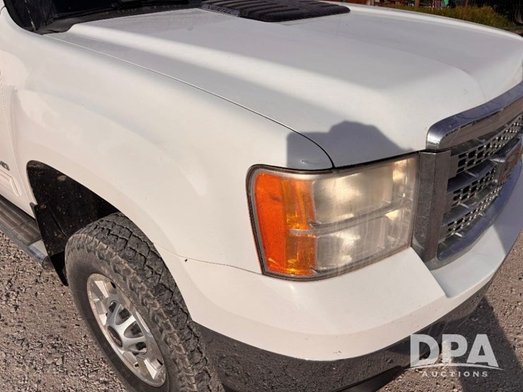 2013-gmc-2500-image-44
