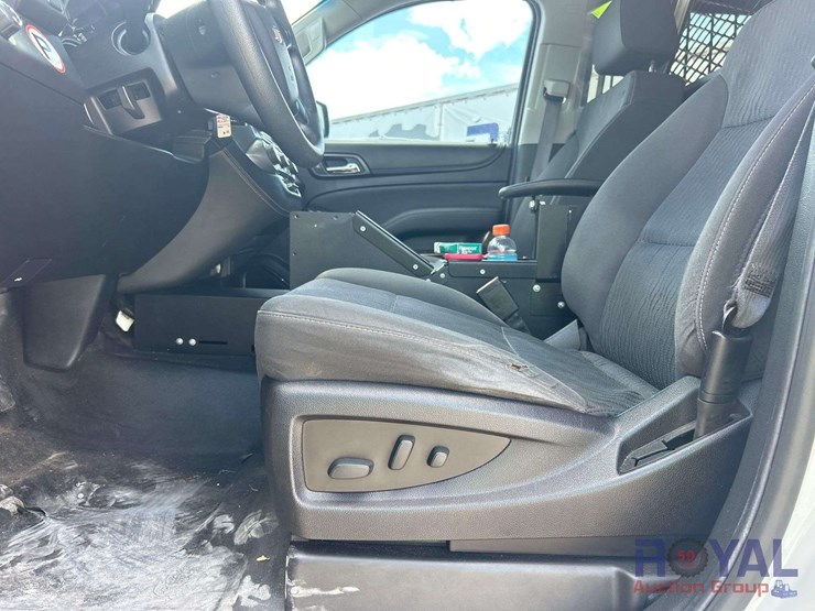2017-chevrolet-tahoe-image-12