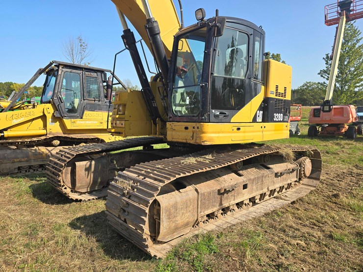caterpillar-328d-image-3
