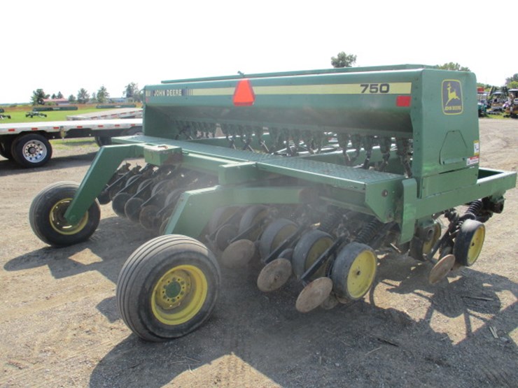 john-deere-750-image-16
