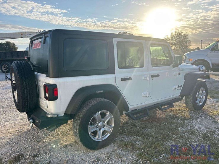 2021-jeep-wrangler-image-3