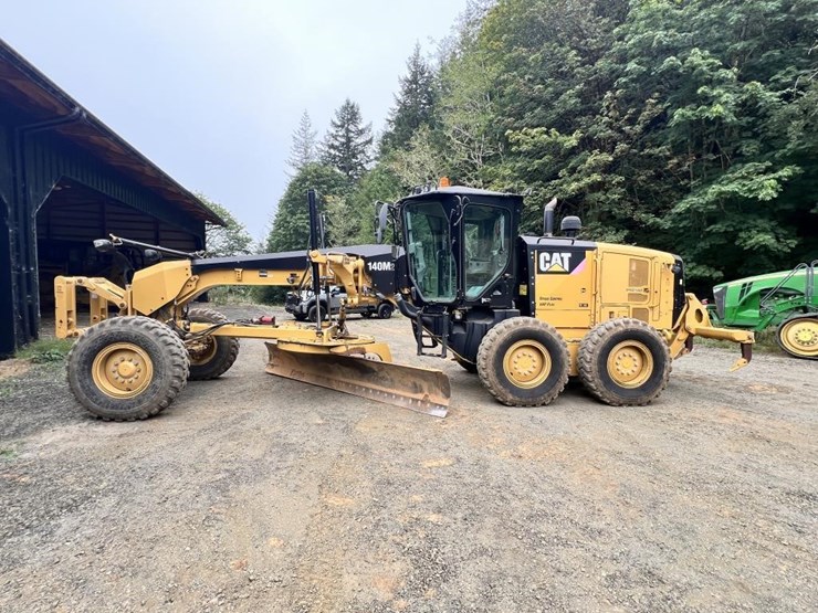 2013-caterpillar-140m2-image-2