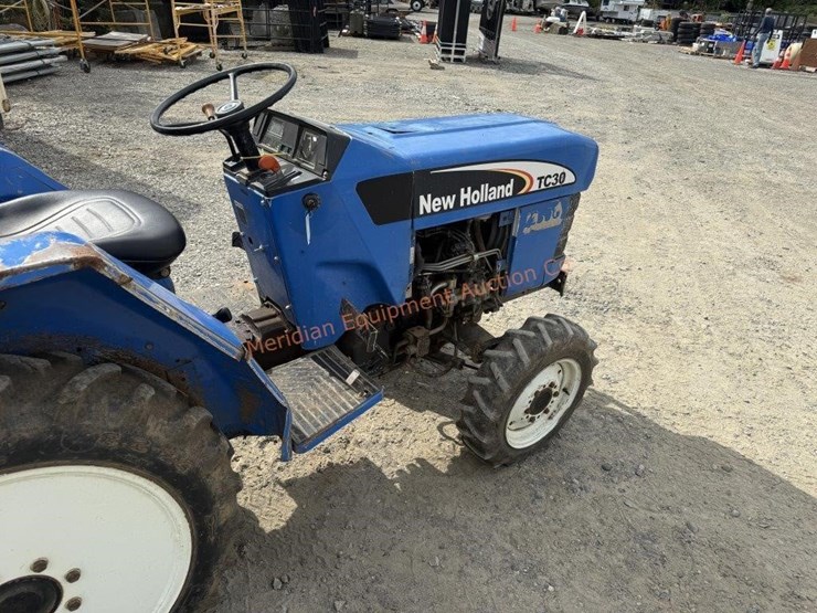 new-holland-tc30-image-17