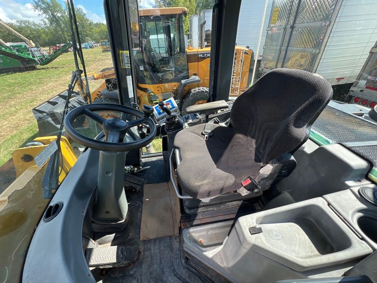 2015-deere-344k-image-14