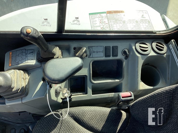 2015-bobcat-e32-image-32