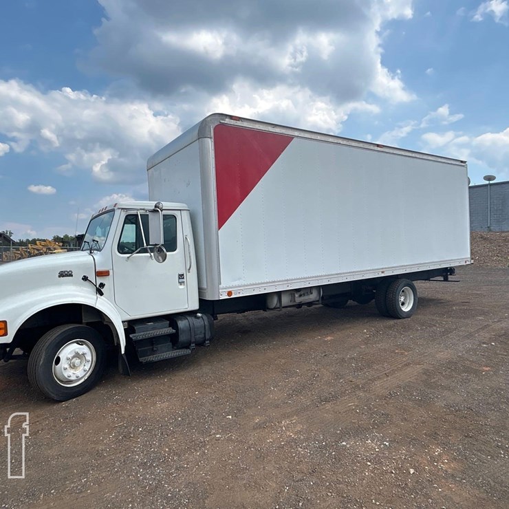 2001 INTERNATIONAL 4700