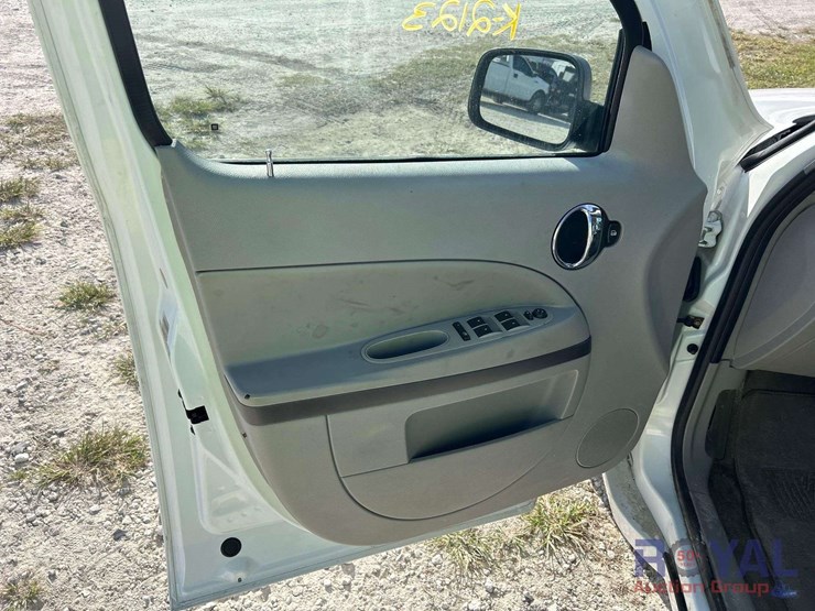 2010-chevrolet-hhr-image-13