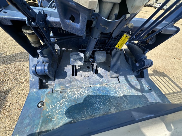 #2077-•-komatsu-fg305t11,-forklift-image-14