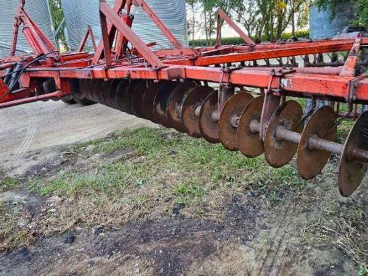 massey-ferguson-820-image-9