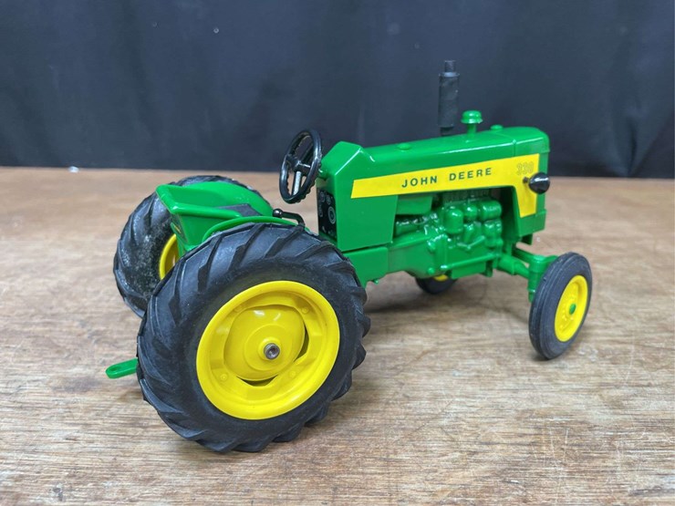john-deere-330-image-7