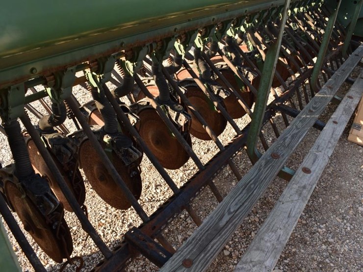 john-deere-8300-image-11