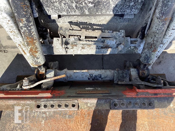 2022-bobcat-t64-image-25