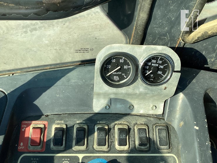 2002-deere-tc44h-image-17
