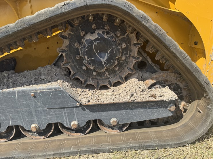 2024-deere-317g-image-10
