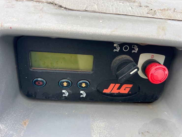 2015-jlg-20mvl-image-7