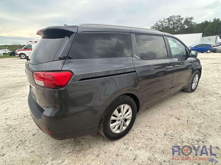 2015-kia-sedona-image-3