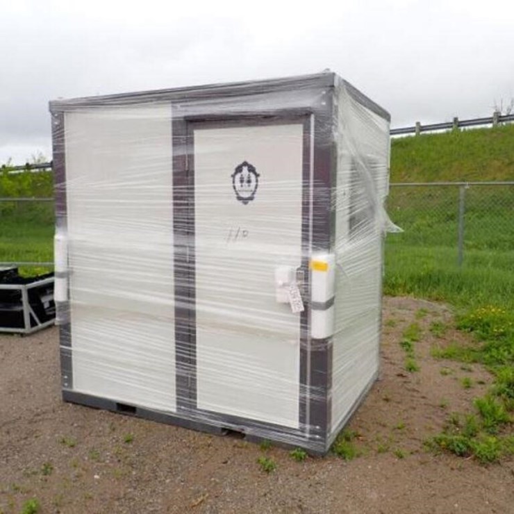 UNUSED Bastone Portable Restroom
