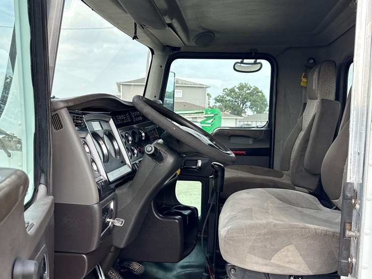 2015-kenworth-t400-image-25