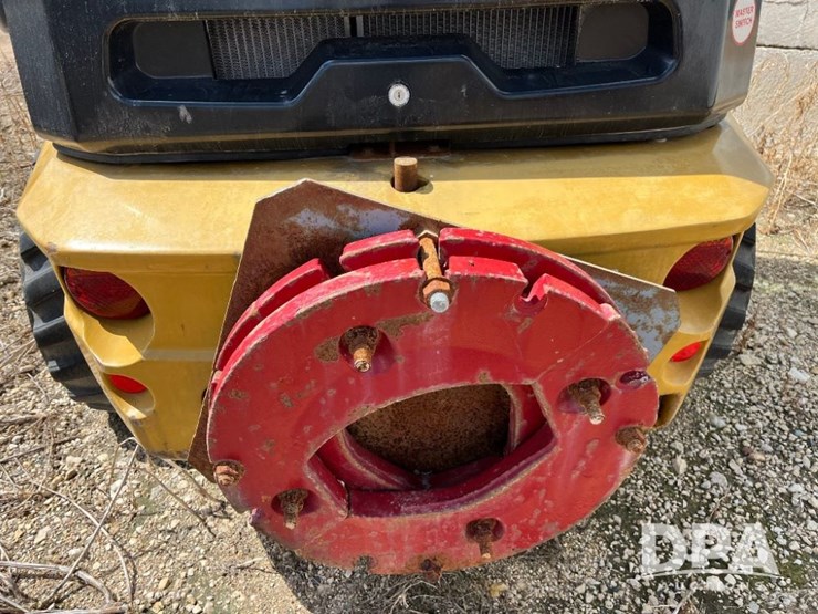2015-caterpillar-903c-image-24