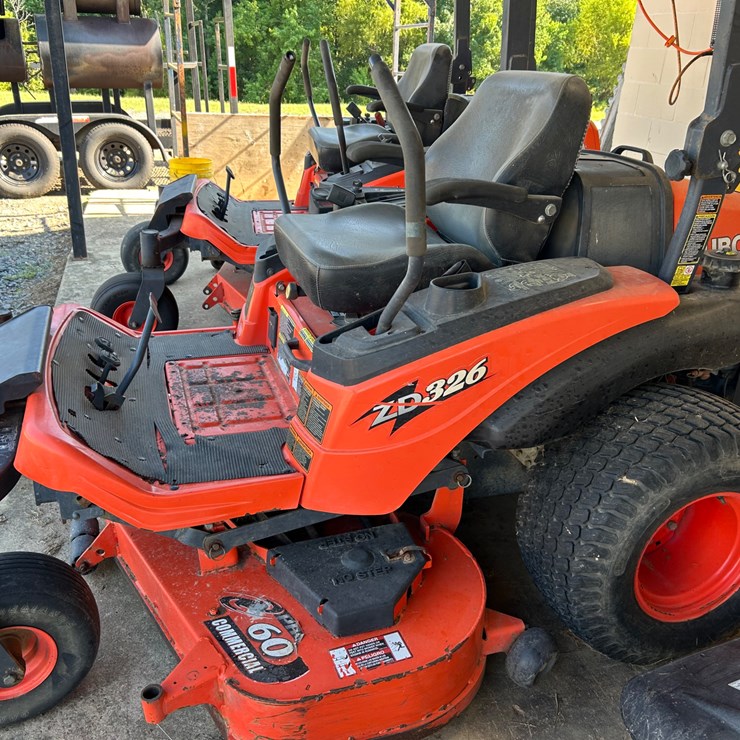 2015 KUBOTA ZD326
