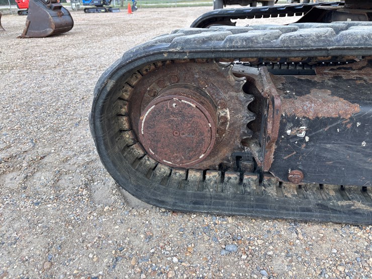 caterpillar-303-image-10