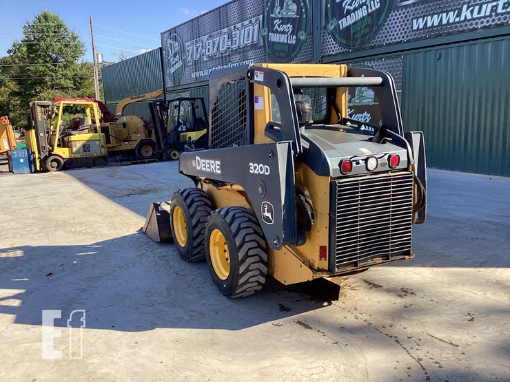 2012-deere-320d-image-3