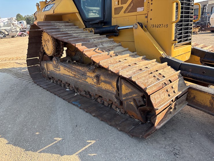 2015-caterpillar-d6n-lgp-image-7