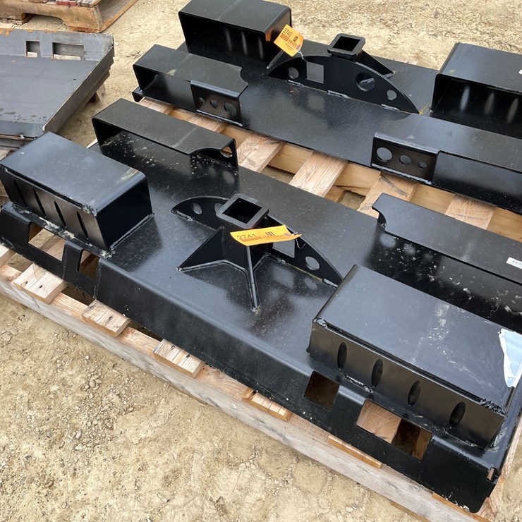#2741 • New Pinnacle Heavy Duty Do-All Receiver Hitch Skid Steer Plate with Chain Buckets