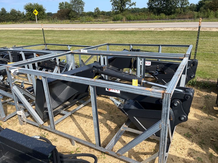 #2495-•-jct-heavy-duty-skid-steer-backhoe-arm-image-1