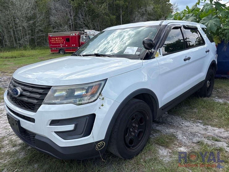 2017-ford-explorer-image-1