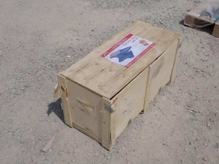 unused-great-bear-single-horn-400-lb-anvil-image-2