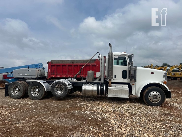 2012-peterbilt-367-image-2