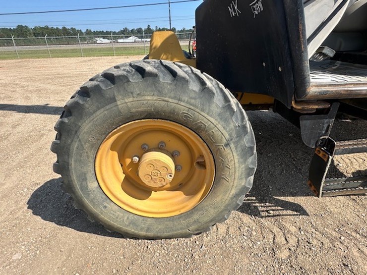 2005-caterpillar-th360b-image-22