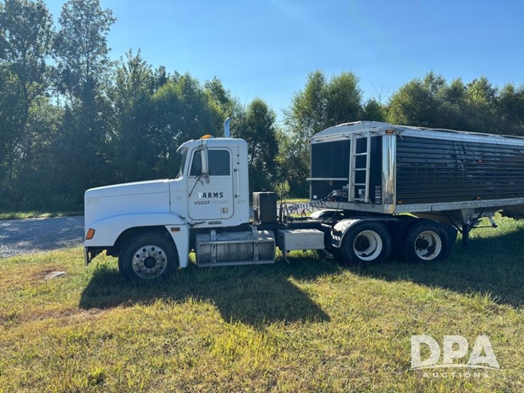 1997-freightliner-fld120-image-2