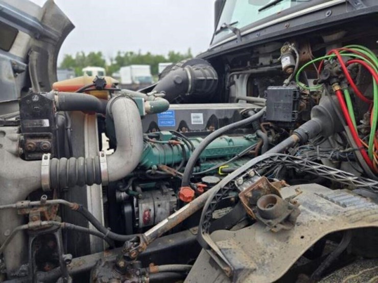 2012-volvo-d13-t/a-hiway-tractor---day-cab-4v4nc9e-image-23
