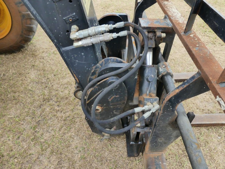 2016-caterpillar-tl642c-image-6