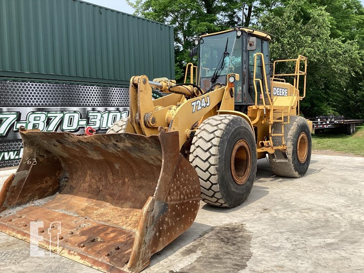 2002-deere-724j-image-8