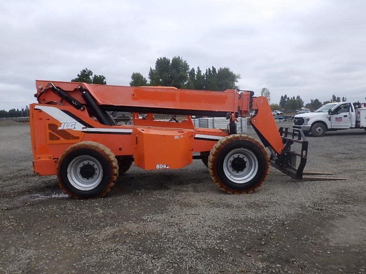 2014-jlg-8042-image-3