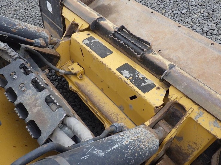 2020-deere-333g-image-10